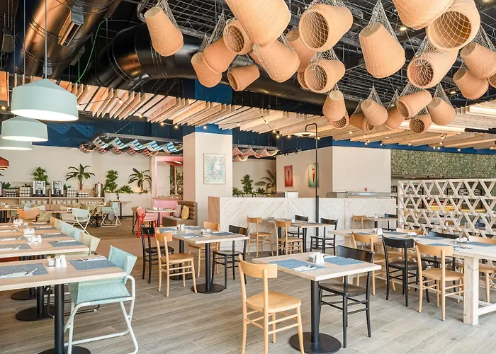 Отель Mediterranean Palace 5*