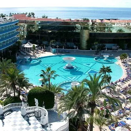 Отель Mediterranean Palace